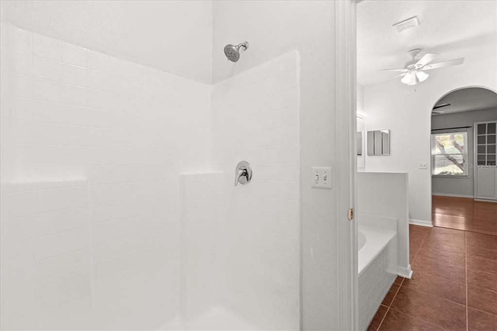 For Sale: $354,900 (3 beds, 2 baths, 2700 Square Feet)