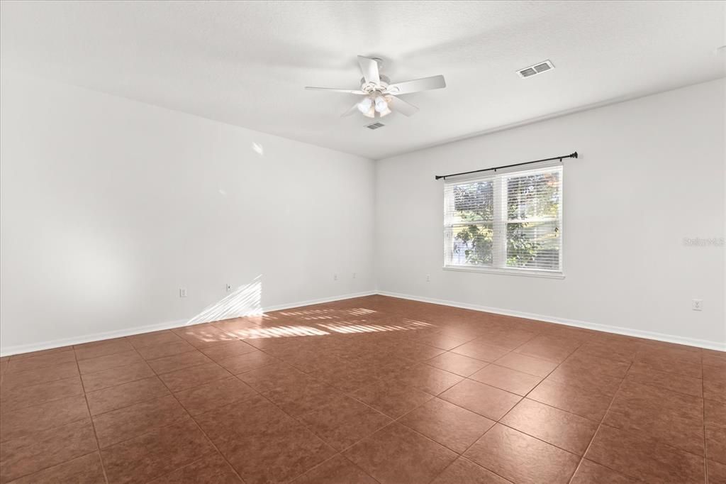 For Sale: $354,900 (3 beds, 2 baths, 2700 Square Feet)