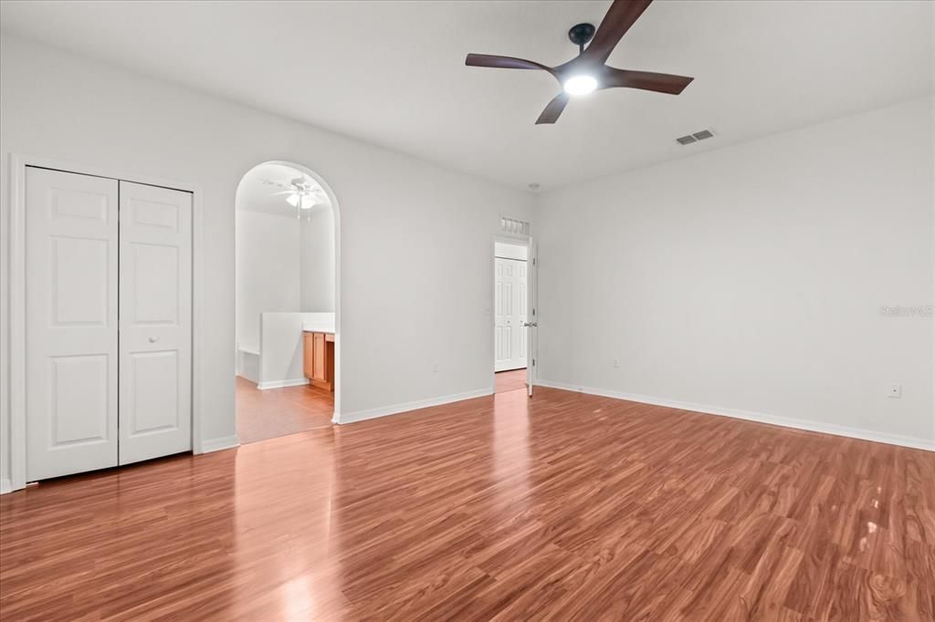 For Sale: $354,900 (3 beds, 2 baths, 2700 Square Feet)