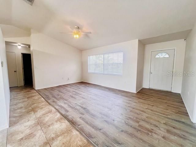 出租: $2,000 (3 贝兹, 2 浴室, 1306 平方英尺)