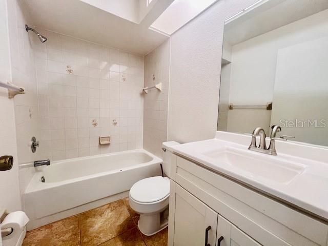 出租: $2,000 (3 贝兹, 2 浴室, 1306 平方英尺)