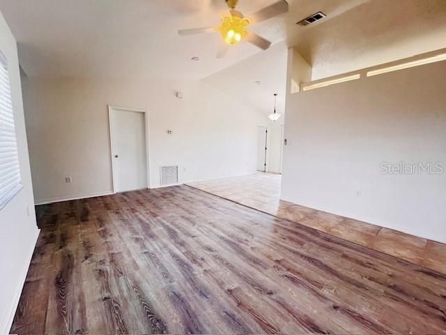 出租: $2,000 (3 贝兹, 2 浴室, 1306 平方英尺)