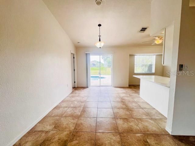 出租: $2,000 (3 贝兹, 2 浴室, 1306 平方英尺)