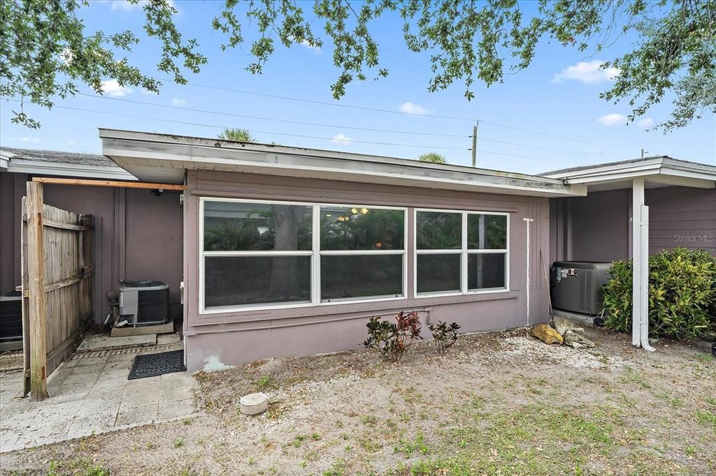 For Sale: $199,000 (2 beds, 1 baths, 1226 Square Feet)