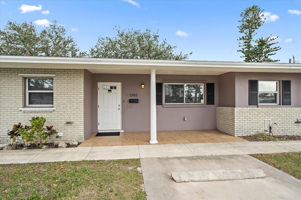 For Sale: $199,000 (2 beds, 1 baths, 1226 Square Feet)