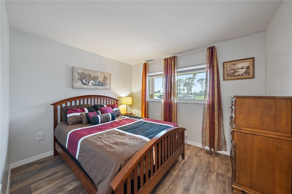 For Sale: $199,000 (2 beds, 1 baths, 1226 Square Feet)