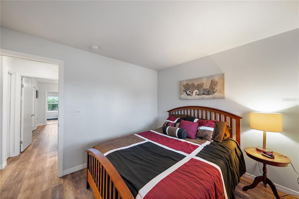 For Sale: $199,000 (2 beds, 1 baths, 1226 Square Feet)