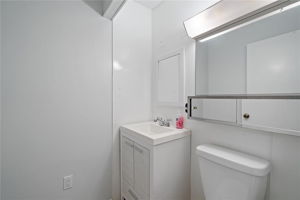 For Sale: $199,000 (2 beds, 1 baths, 1226 Square Feet)