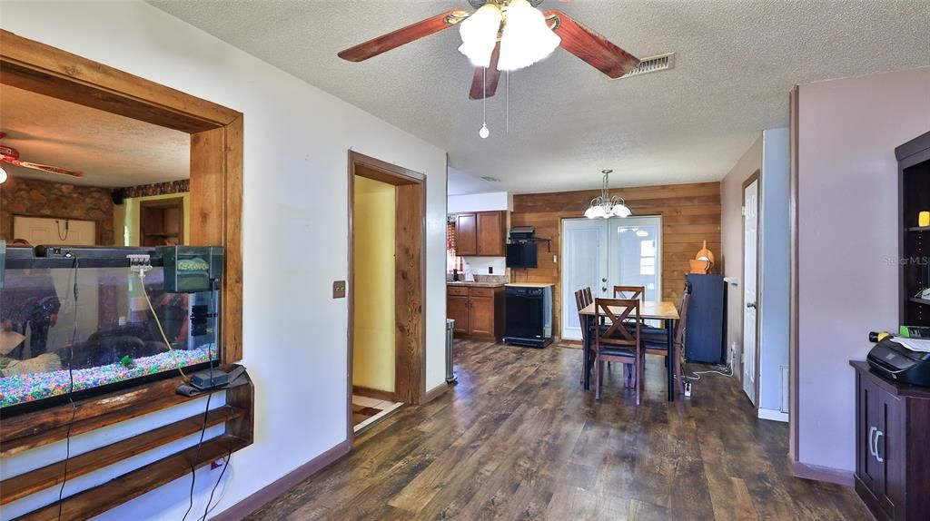 For Sale: $229,999 (3 beds, 1 baths, 1339 Square Feet)