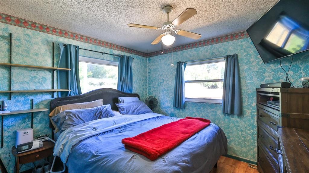 For Sale: $229,999 (3 beds, 1 baths, 1339 Square Feet)