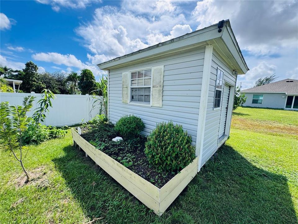 На продажу: $424,900 (3 спален, 2 ванн, 1621 Квадратных фут)