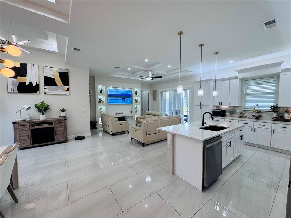 На продажу: $424,900 (3 спален, 2 ванн, 1621 Квадратных фут)