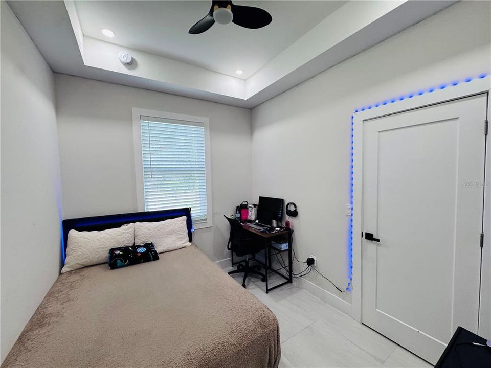 На продажу: $424,900 (3 спален, 2 ванн, 1621 Квадратных фут)