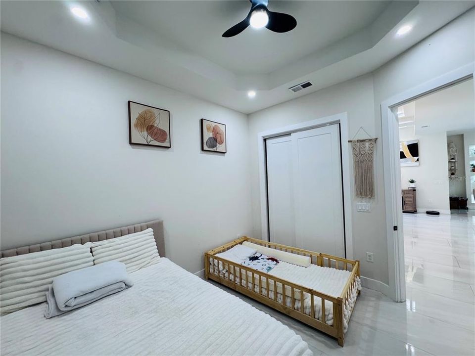 На продажу: $424,900 (3 спален, 2 ванн, 1621 Квадратных фут)