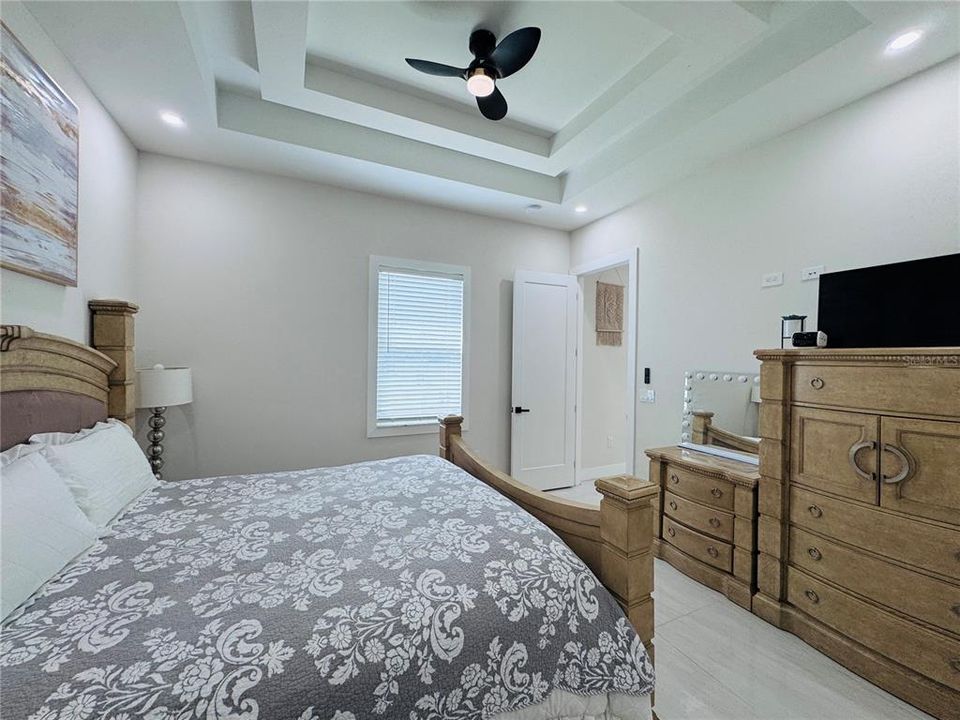 На продажу: $424,900 (3 спален, 2 ванн, 1621 Квадратных фут)