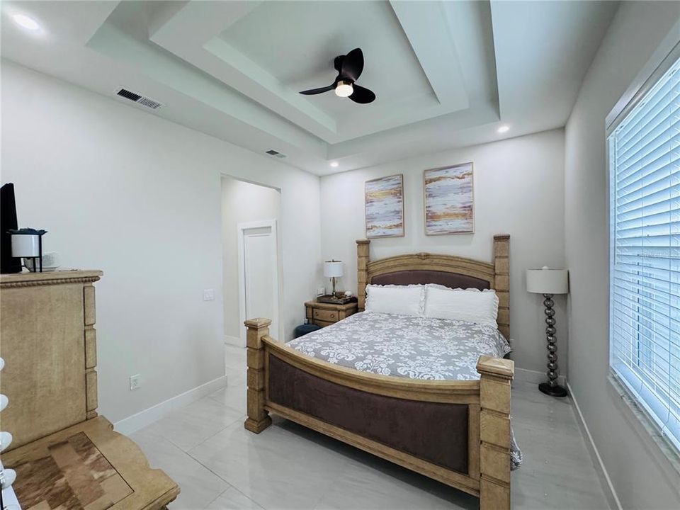 На продажу: $424,900 (3 спален, 2 ванн, 1621 Квадратных фут)