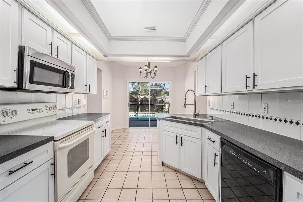 待售: $435,000 (3 贝兹, 2 浴室, 2366 平方英尺)