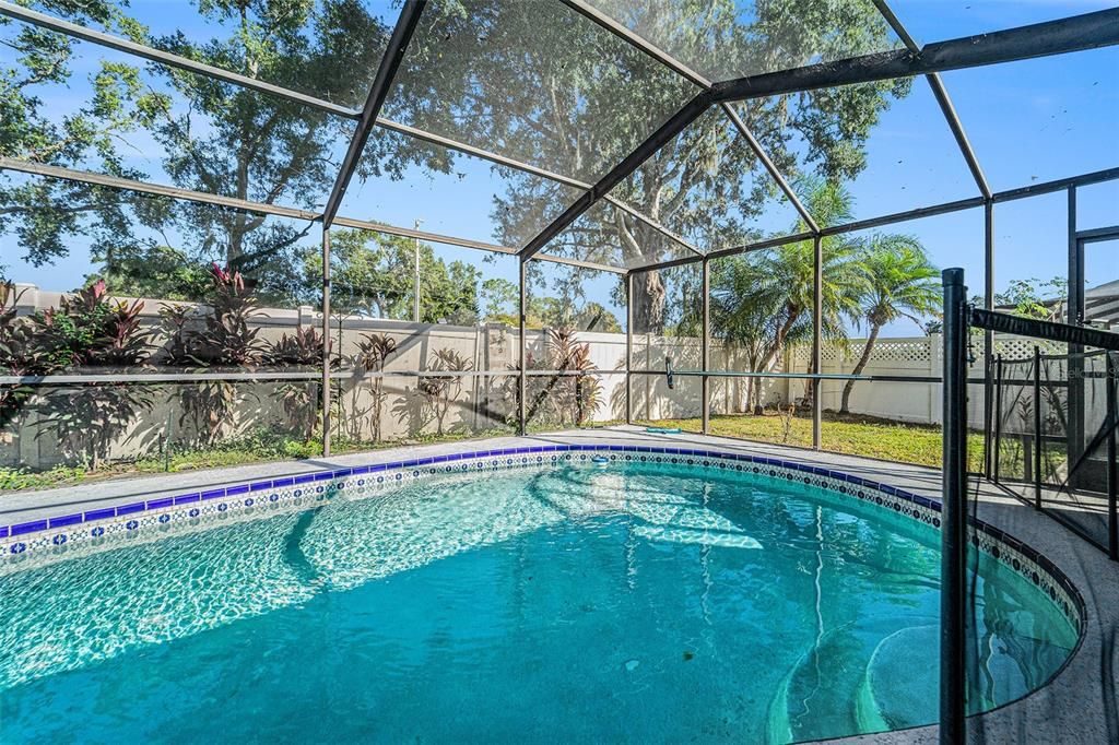 待售: $435,000 (3 贝兹, 2 浴室, 2366 平方英尺)