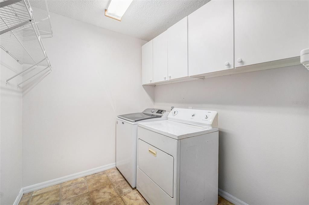 待售: $435,000 (3 贝兹, 2 浴室, 2366 平方英尺)