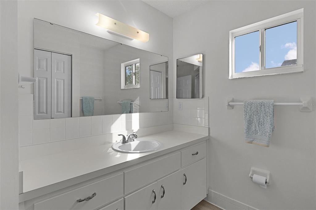 For Rent: $1,600 (2 beds, 2 baths, 1144 Square Feet)