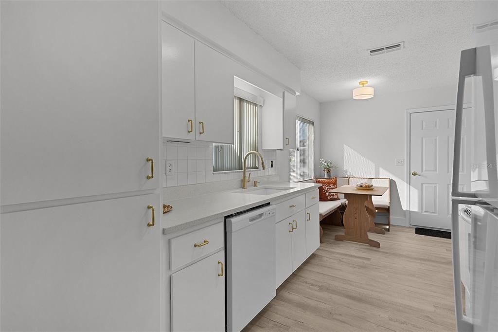 For Rent: $1,600 (2 beds, 2 baths, 1144 Square Feet)