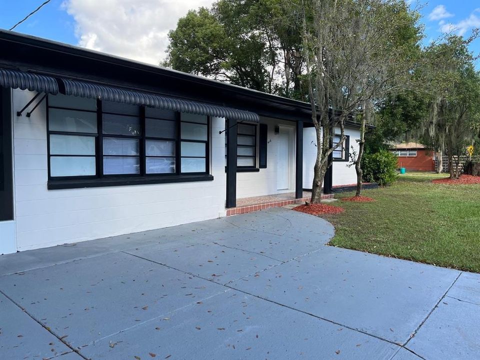 For Rent: $1,750 (2 beds, 1 baths, 1098 Square Feet)