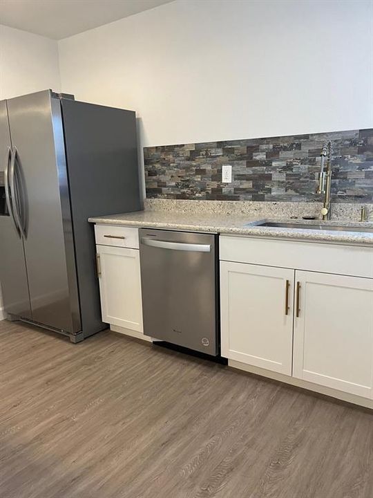 For Rent: $1,750 (2 beds, 1 baths, 1098 Square Feet)