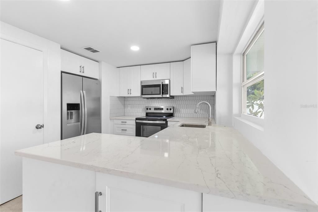 В аренду: $2,800 (3 спален, 2 ванн, 1056 Квадратных фут)