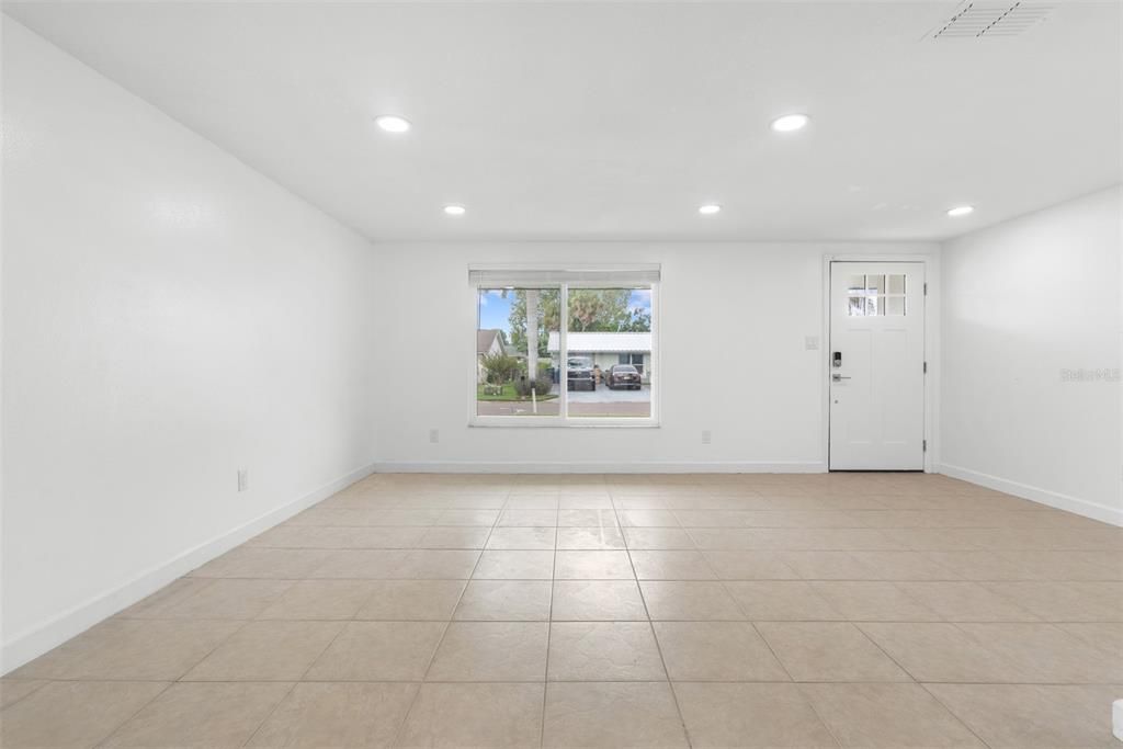 В аренду: $2,800 (3 спален, 2 ванн, 1056 Квадратных фут)