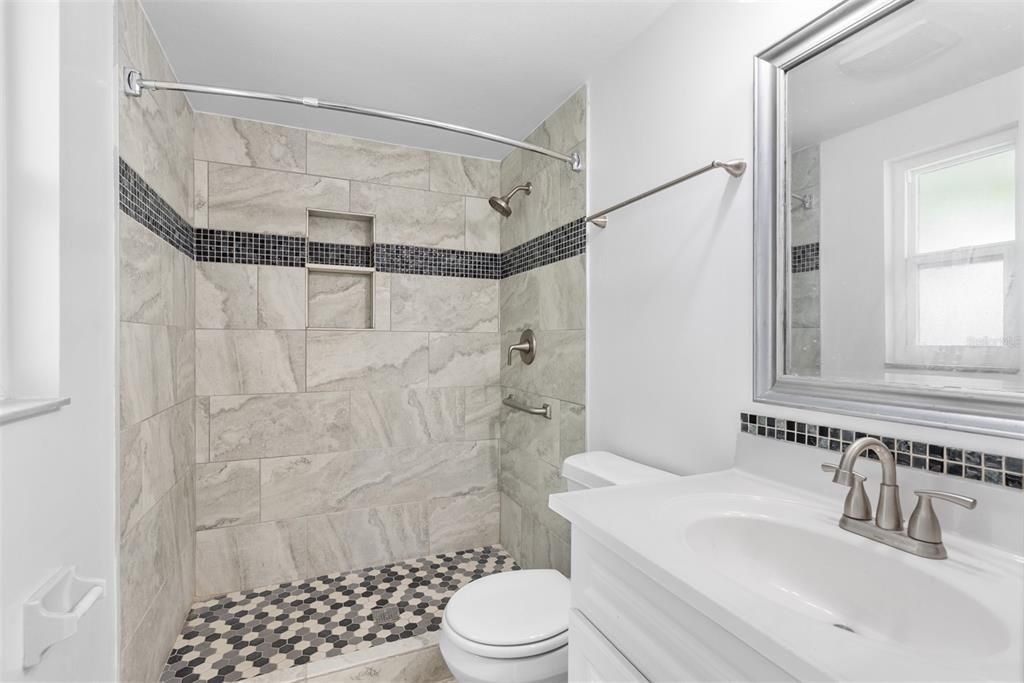 В аренду: $2,800 (3 спален, 2 ванн, 1056 Квадратных фут)