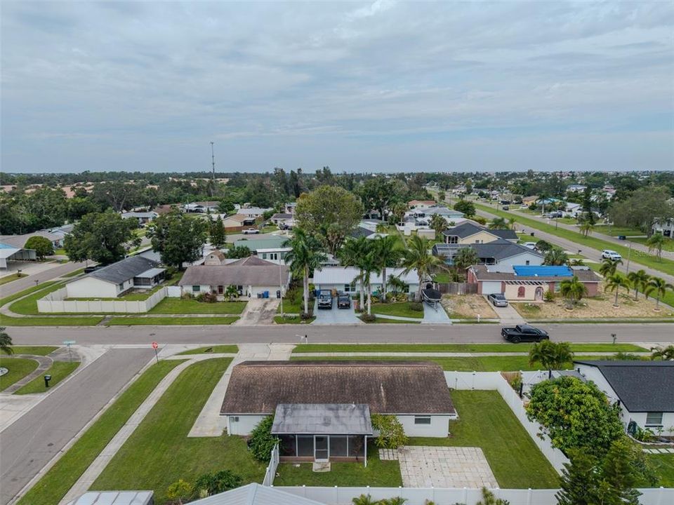 В аренду: $2,800 (3 спален, 2 ванн, 1056 Квадратных фут)