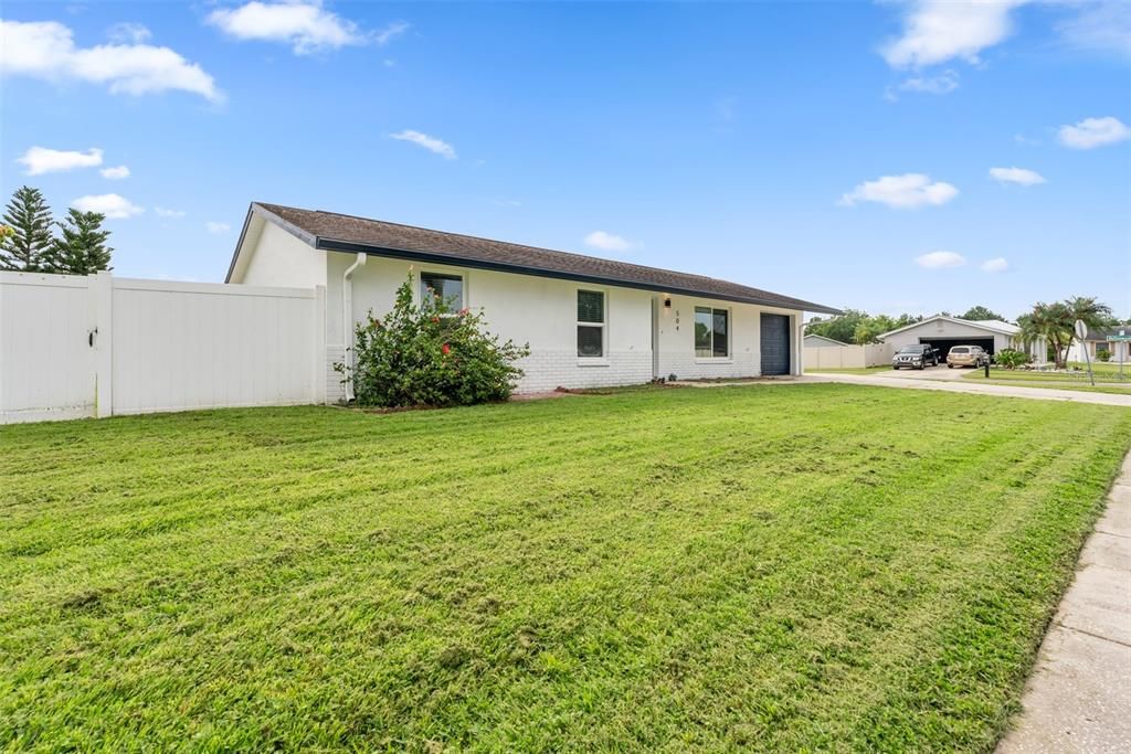 В аренду: $2,800 (3 спален, 2 ванн, 1056 Квадратных фут)