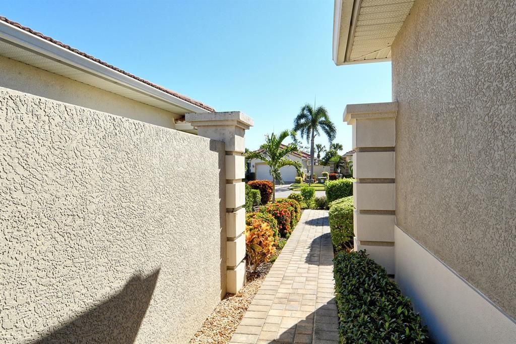 En Venta: $399,900 (2 camas, 2 baños, 1249 Pies cuadrados)