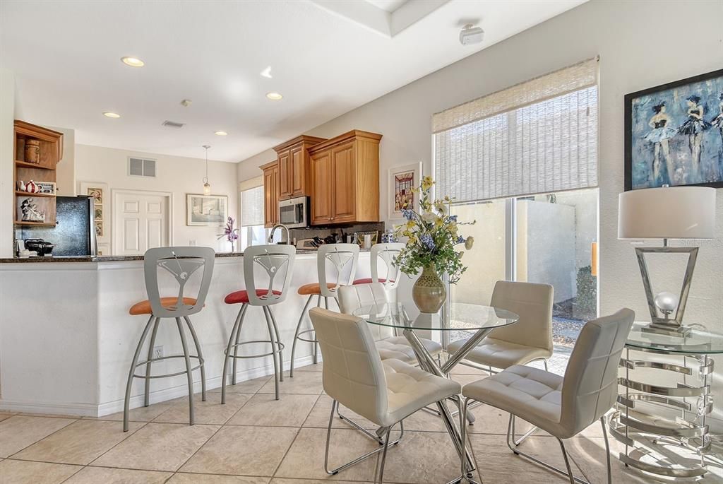 En Venta: $399,900 (2 camas, 2 baños, 1249 Pies cuadrados)