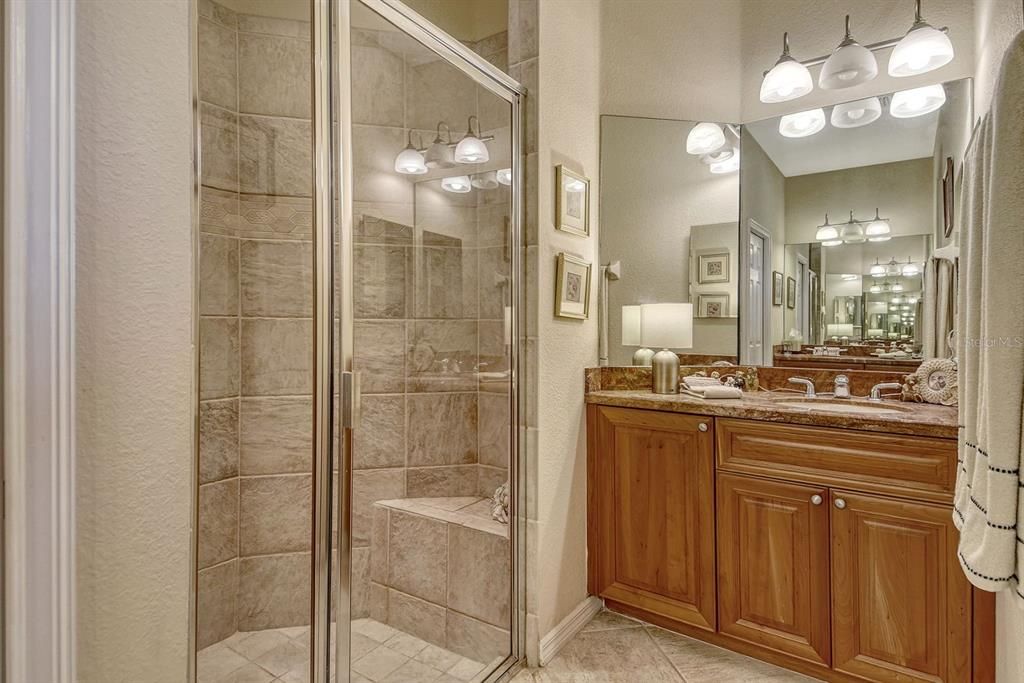 En Venta: $399,900 (2 camas, 2 baños, 1249 Pies cuadrados)