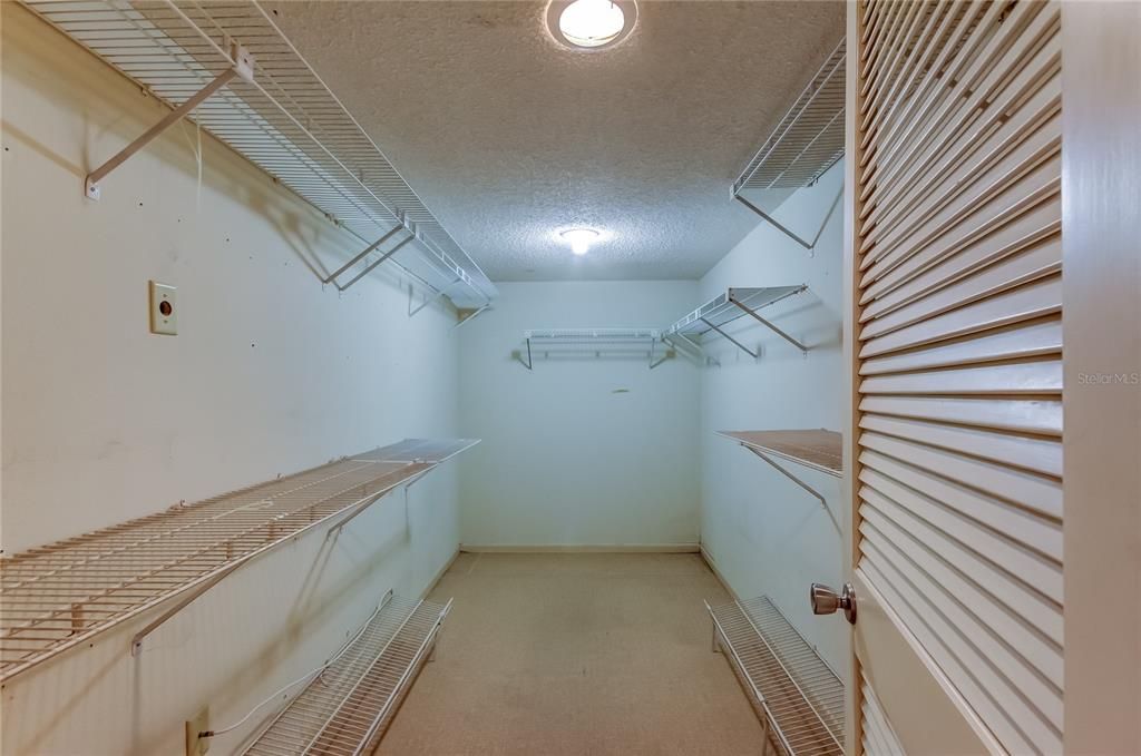 На продажу: $1,025,000 (2 спален, 2 ванн, 1630 Квадратных фут)