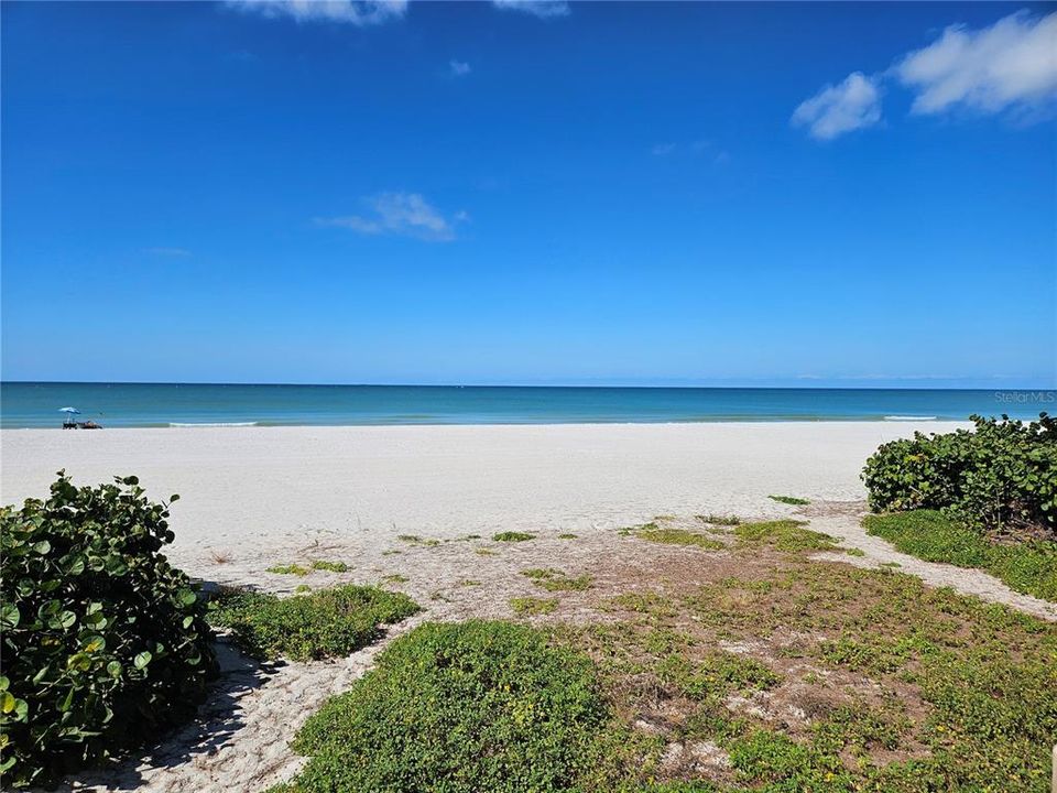 На продажу: $1,025,000 (2 спален, 2 ванн, 1630 Квадратных фут)