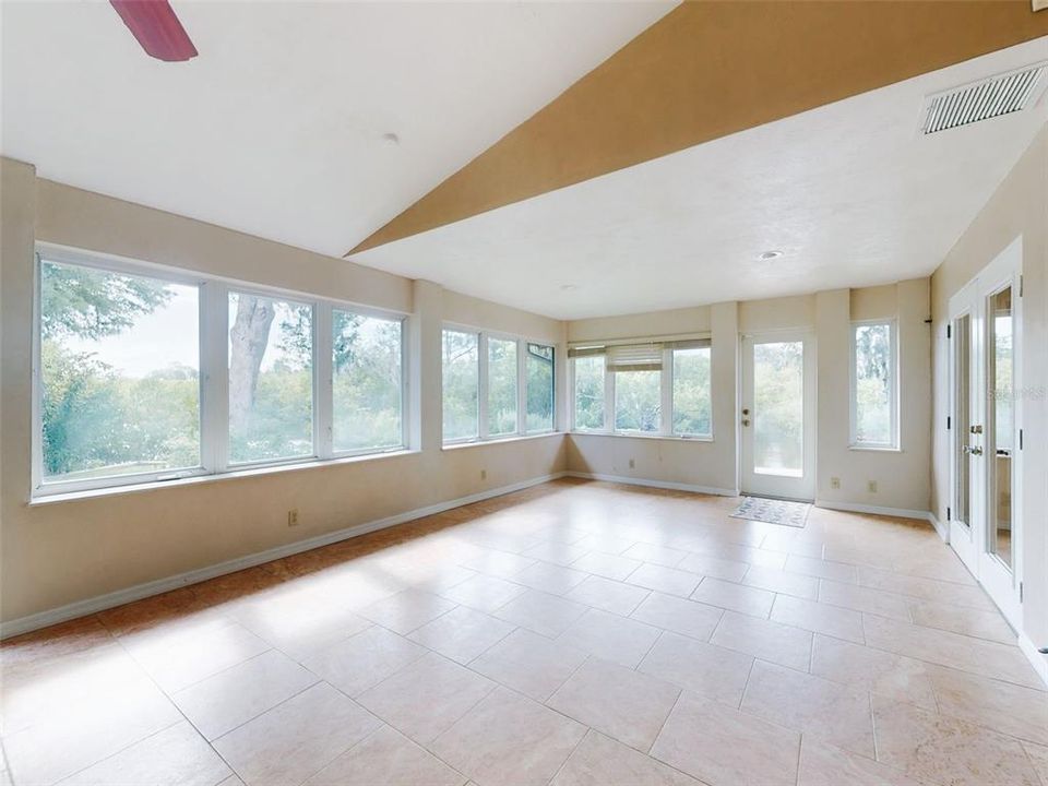 En Venta: $824,999 (3 camas, 2 baños, 2993 Pies cuadrados)