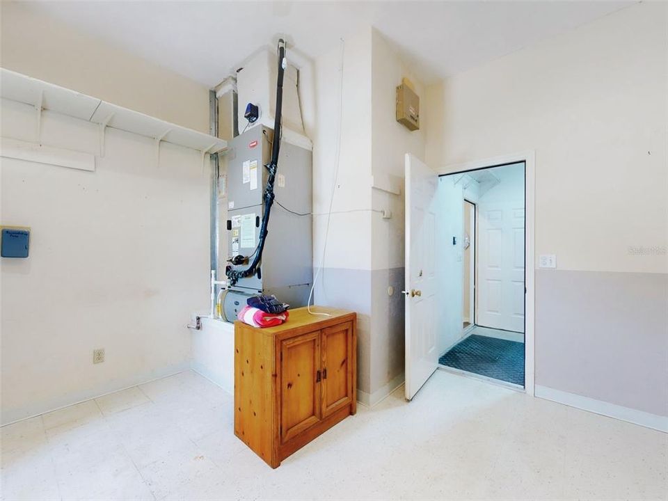 En Venta: $824,999 (3 camas, 2 baños, 2993 Pies cuadrados)