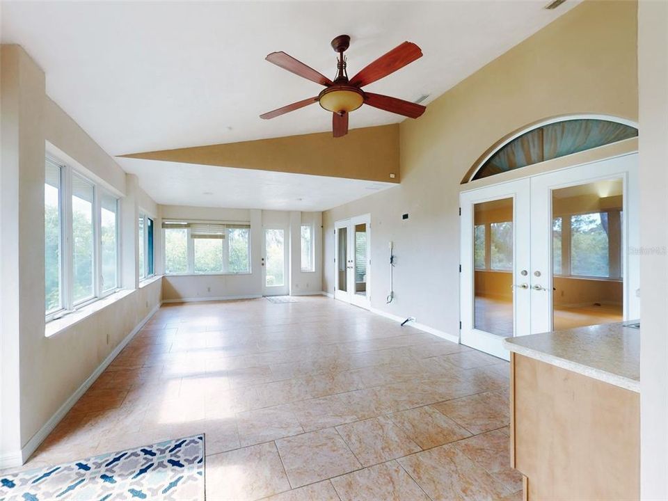 En Venta: $824,999 (3 camas, 2 baños, 2993 Pies cuadrados)