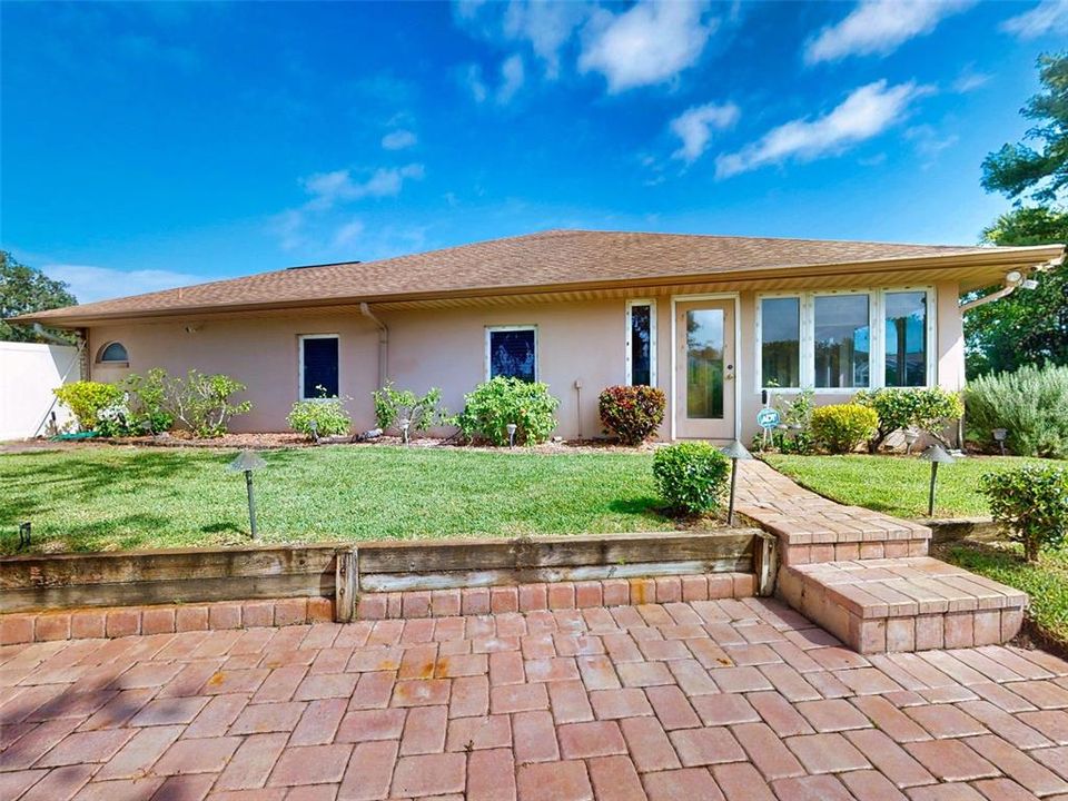 En Venta: $824,999 (3 camas, 2 baños, 2993 Pies cuadrados)