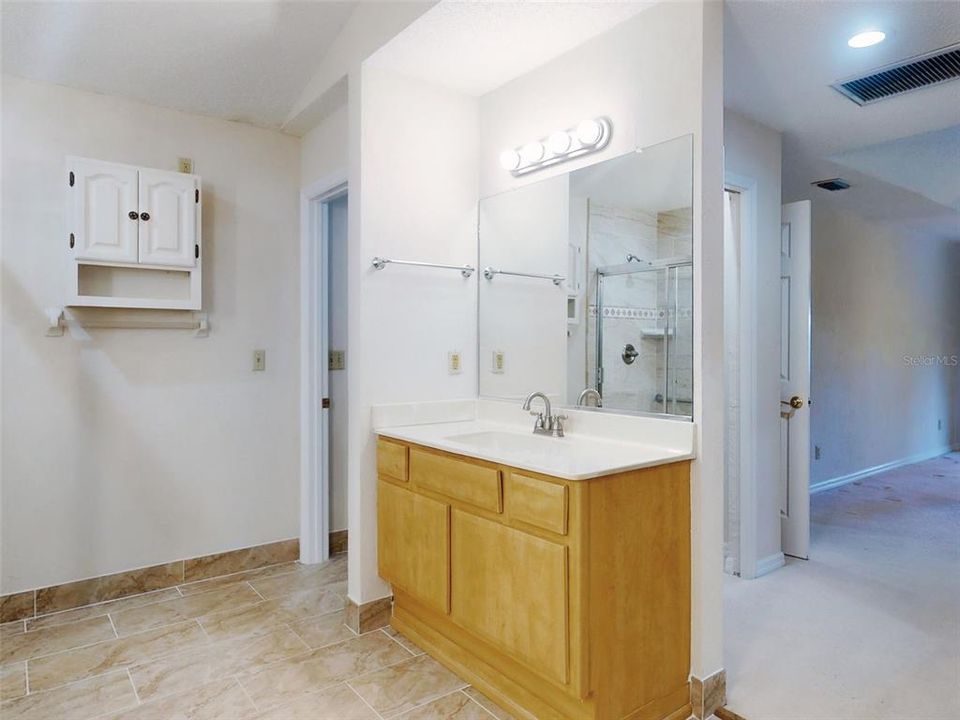 En Venta: $824,999 (3 camas, 2 baños, 2993 Pies cuadrados)