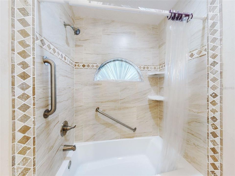 En Venta: $824,999 (3 camas, 2 baños, 2993 Pies cuadrados)