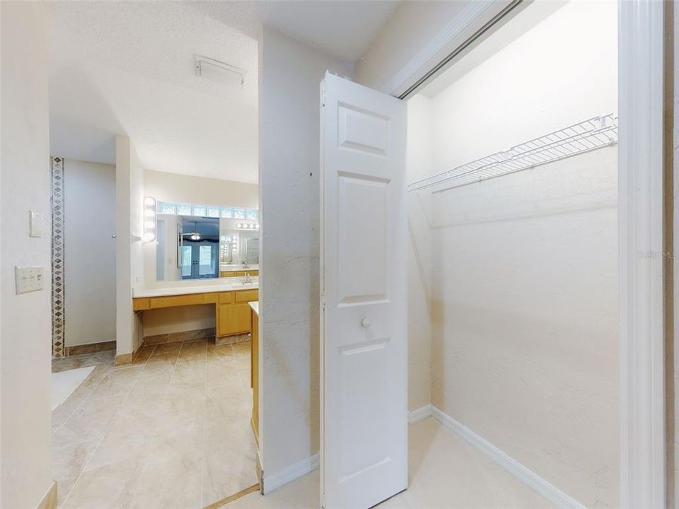 En Venta: $824,999 (3 camas, 2 baños, 2993 Pies cuadrados)