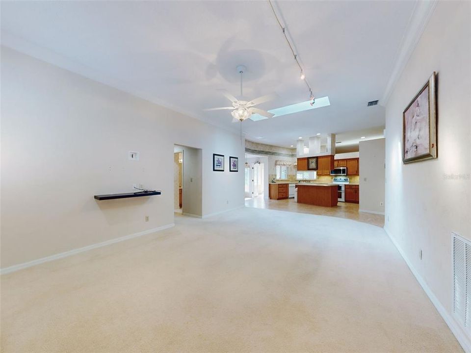 En Venta: $824,999 (3 camas, 2 baños, 2993 Pies cuadrados)