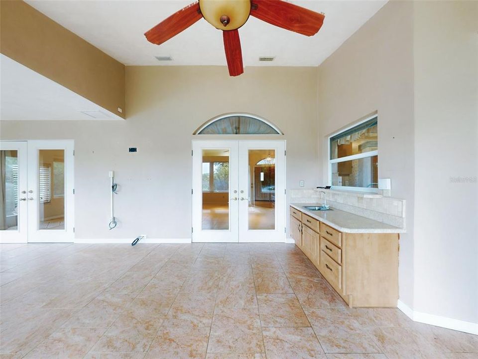 En Venta: $824,999 (3 camas, 2 baños, 2993 Pies cuadrados)