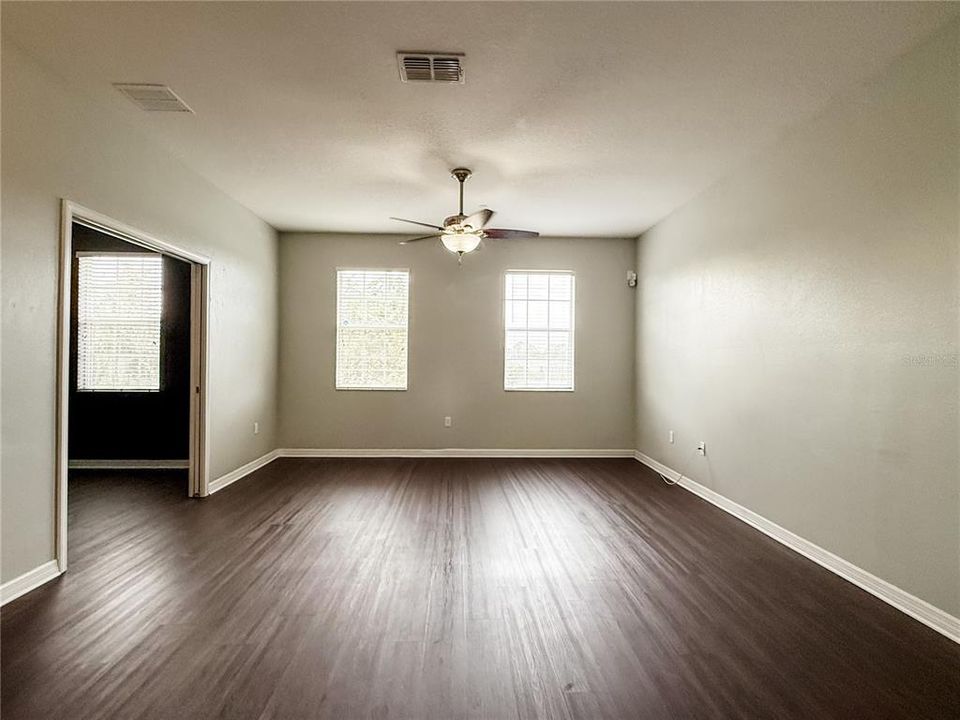 For Rent: $2,595 (4 beds, 3 baths, 2400 Square Feet)