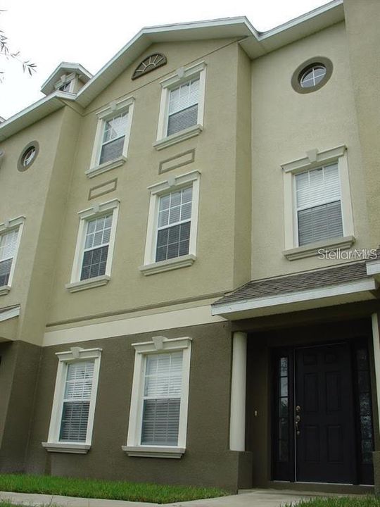 For Rent: $2,595 (4 beds, 3 baths, 2400 Square Feet)