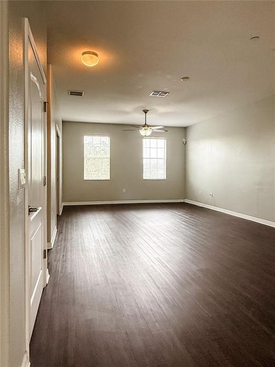 For Rent: $2,595 (4 beds, 3 baths, 2400 Square Feet)