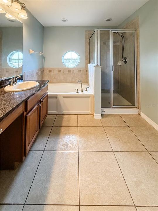 For Rent: $2,595 (4 beds, 3 baths, 2400 Square Feet)